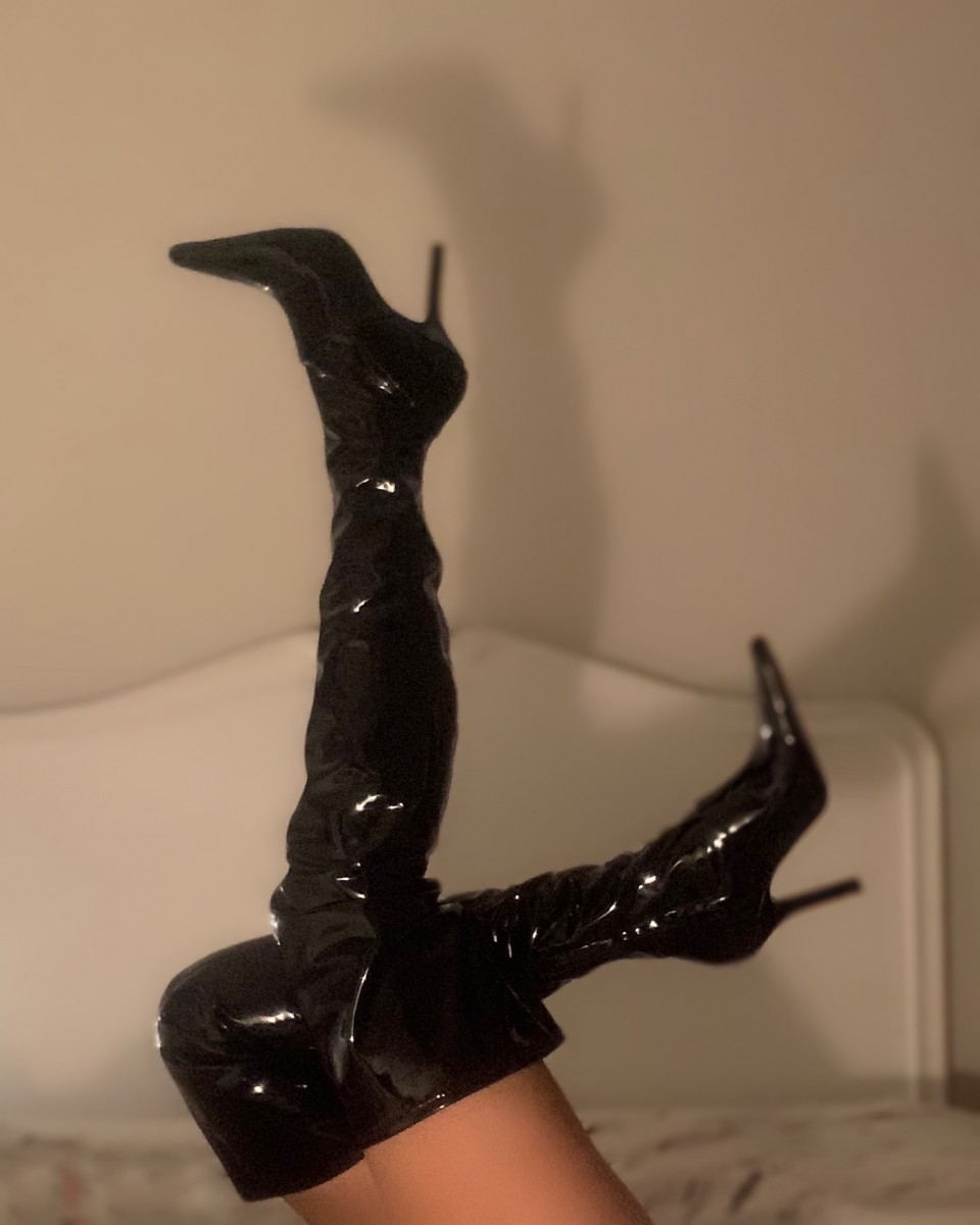 Foot Mistress | FINmessage