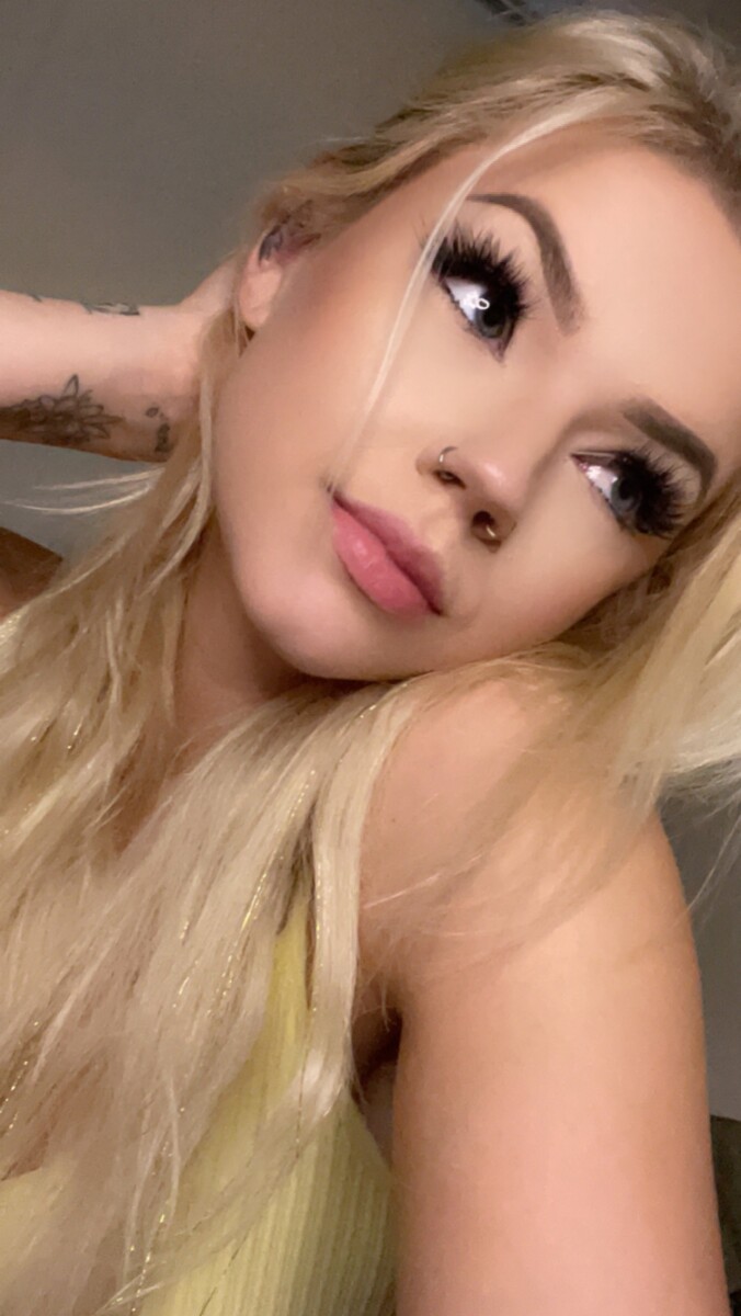 Princess Aleah footslave girlswithtattoos