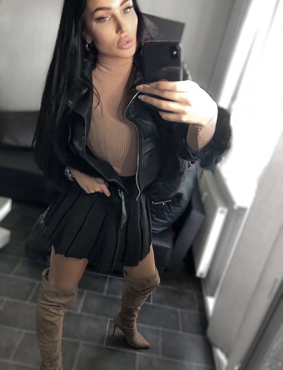 Lady_Jenna overKneeBoots leatherjacket