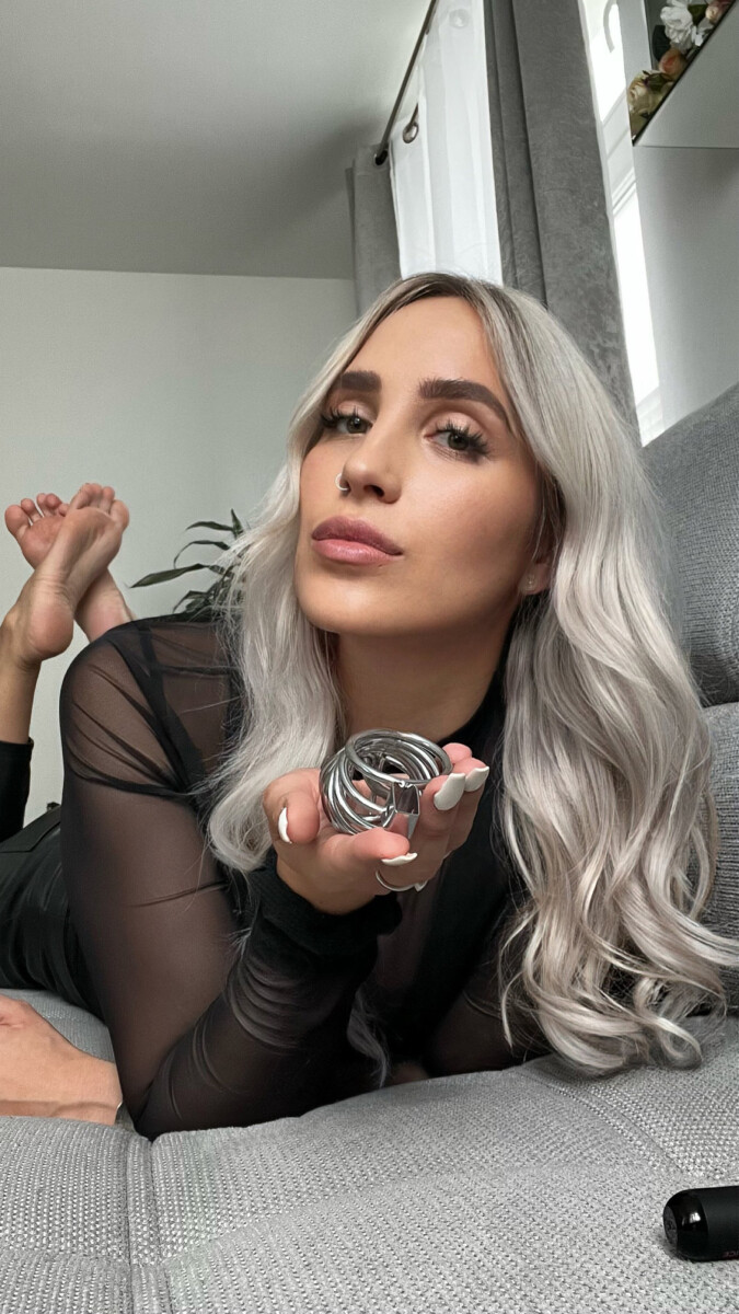 Lady Skully FINmessage