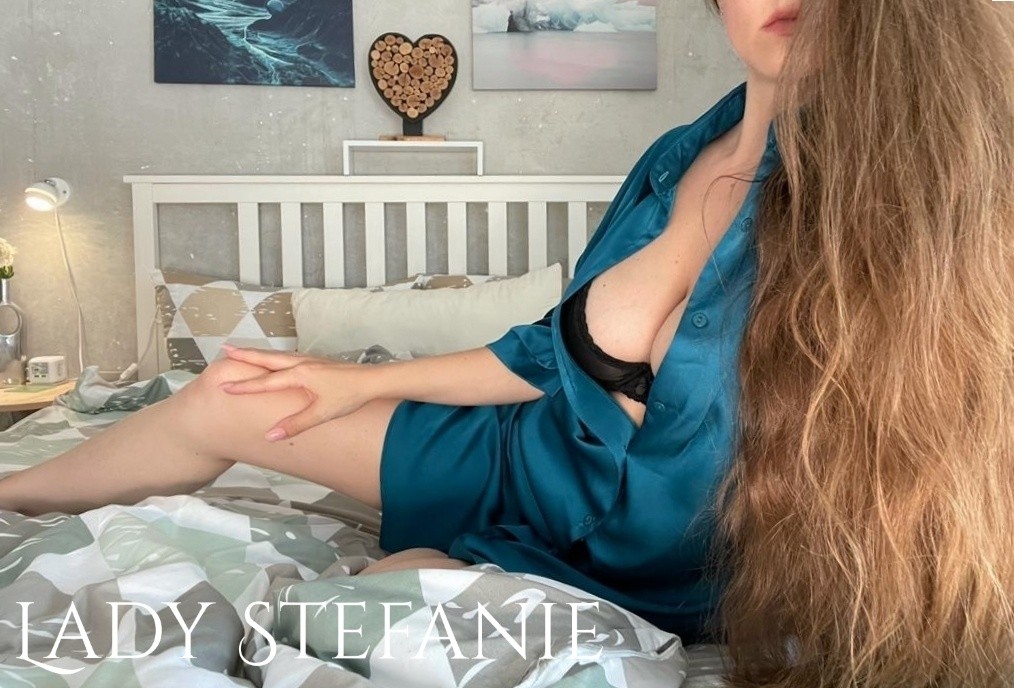 LadyStefanie SatinSklave SatinSlave