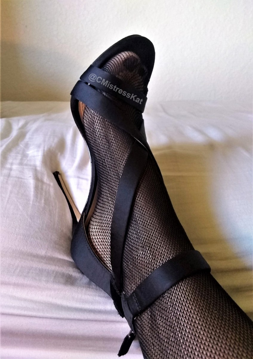 Mistress Kat feet footqueen