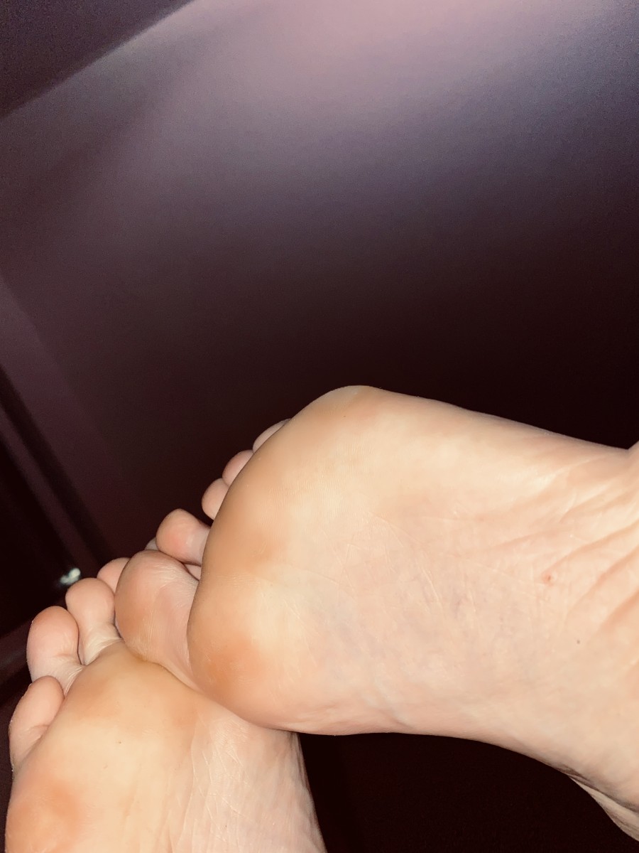 GoddessRebeccaa feet findom