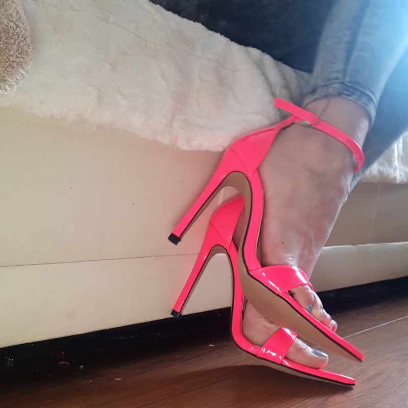Goddess Carmen findom heels