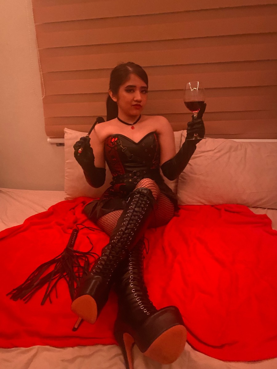 Mistress Mikaela findom asiandomme