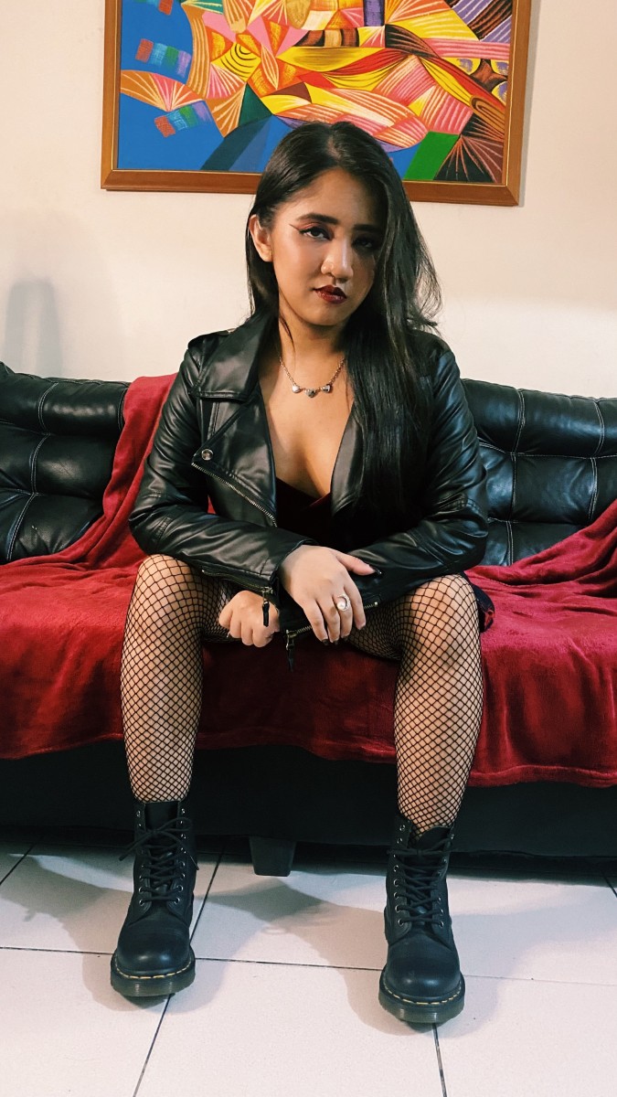 Mistress Mikaela findom debt