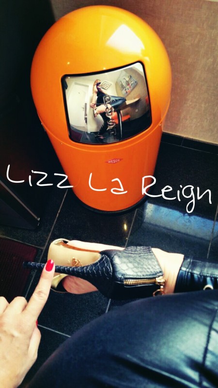Lizz La Reign heels Payme