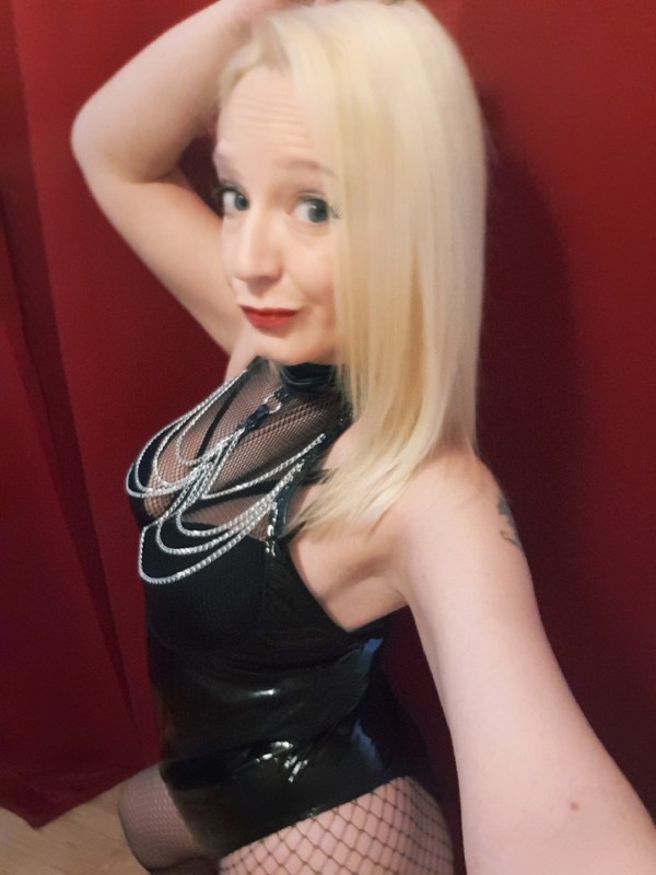 Helfire_findom findom latex