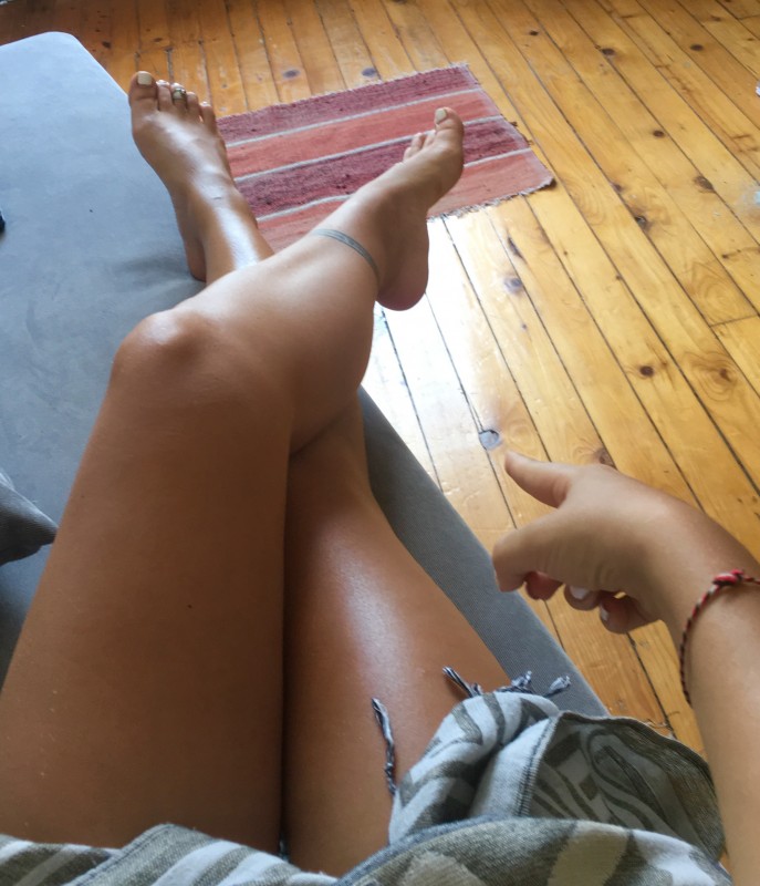 Emily Jones toes legs