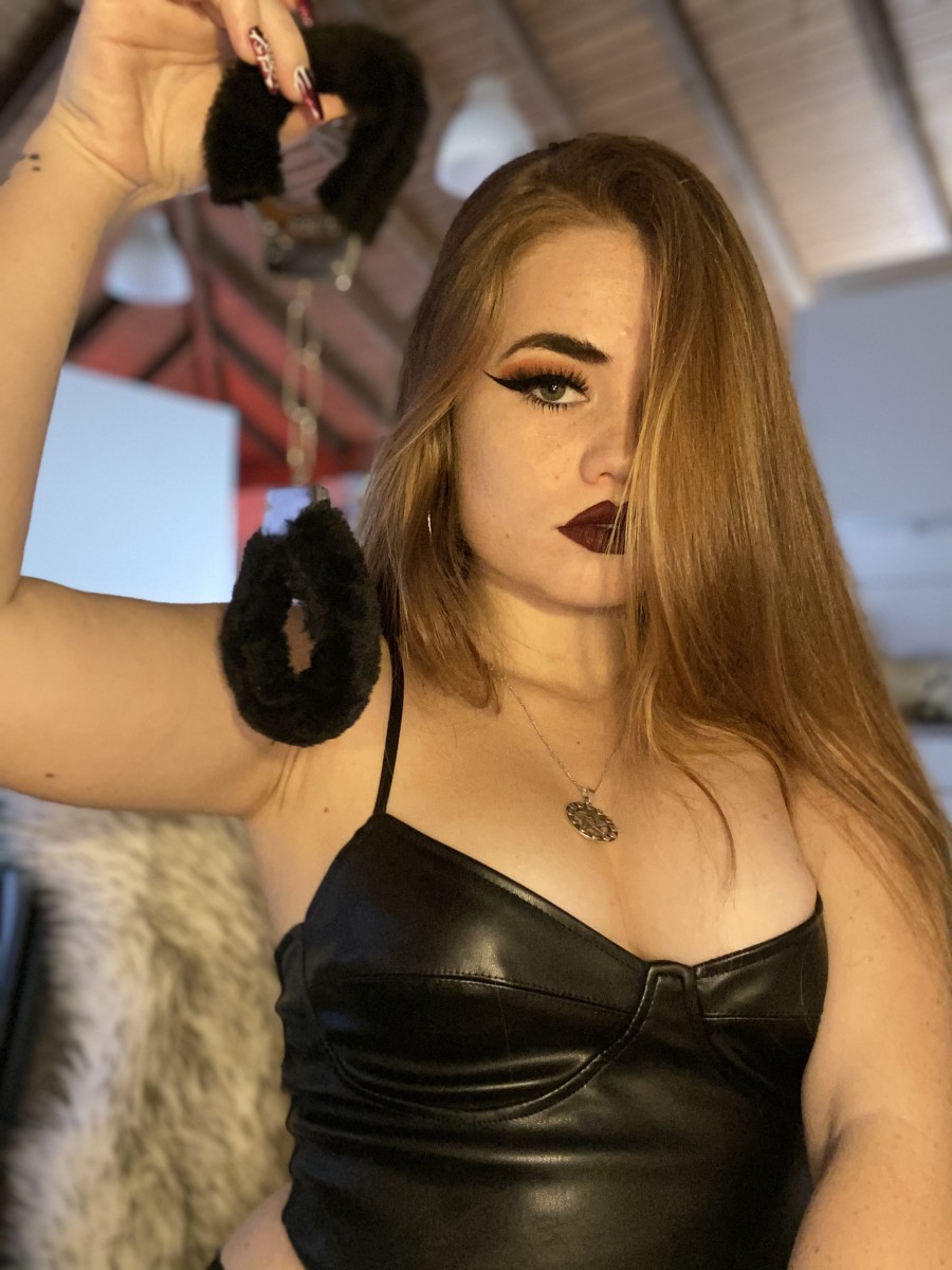 Goddess Roxy Findom findom findomme