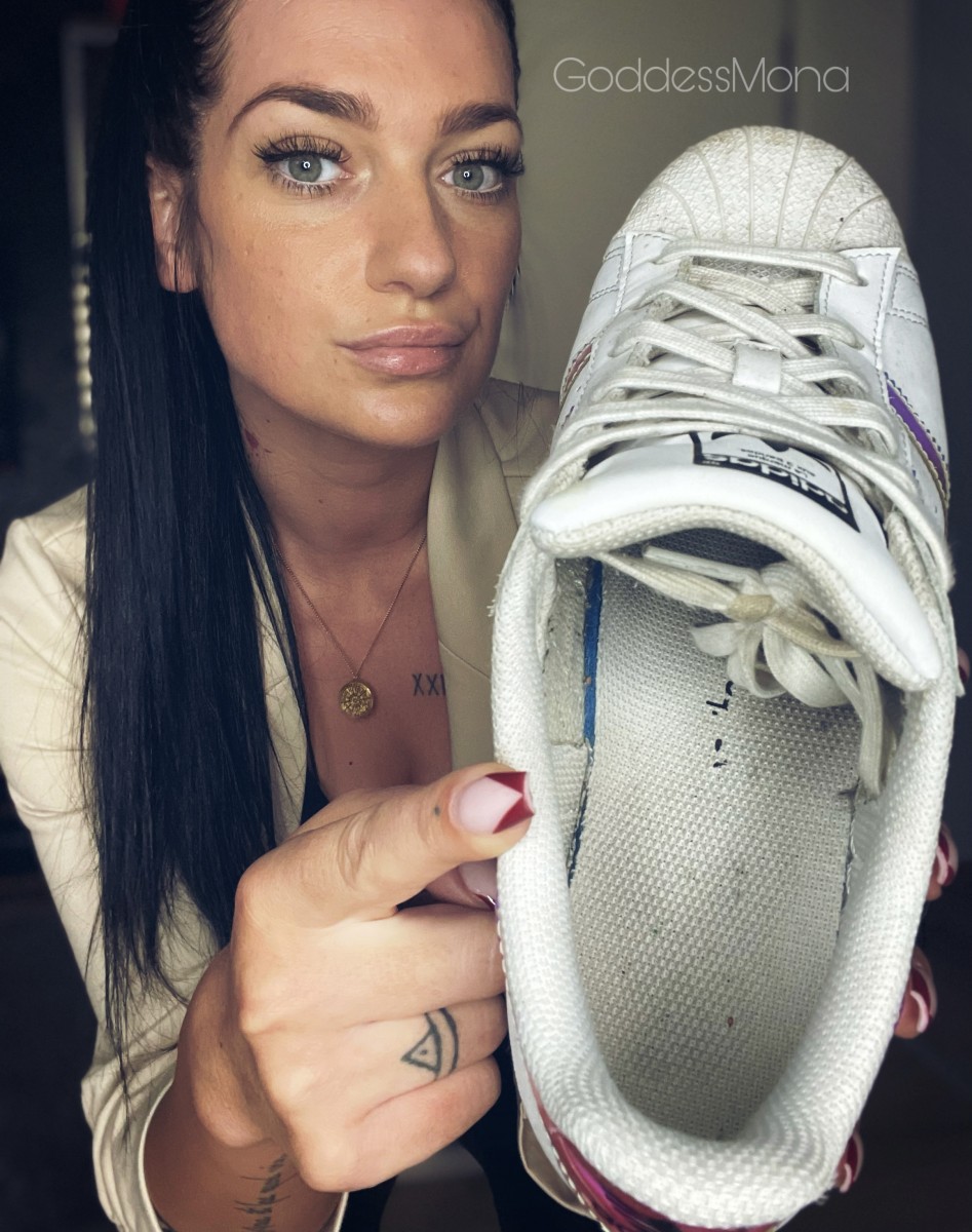 GoddessMona footdomination sweatyfeet