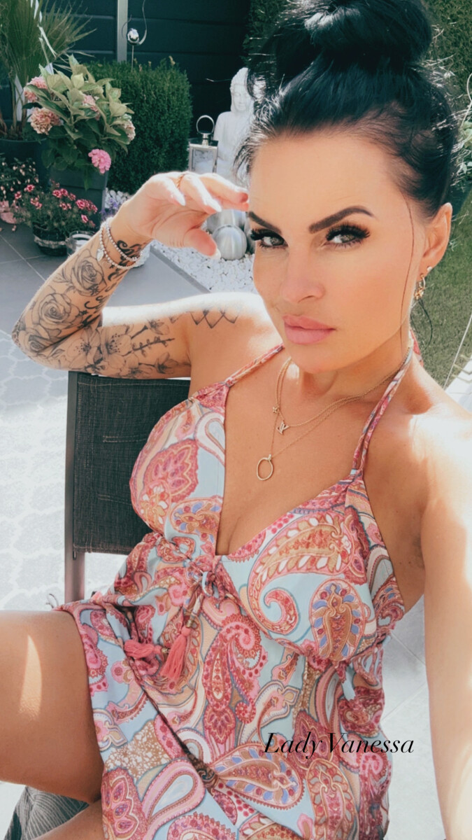Goddess VANESSA findom goddess