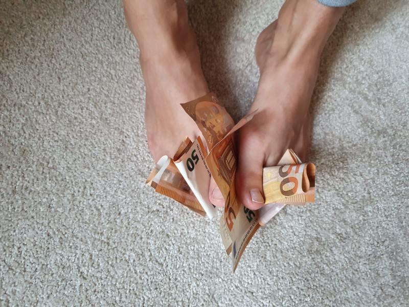 Amy moneyslavery feet